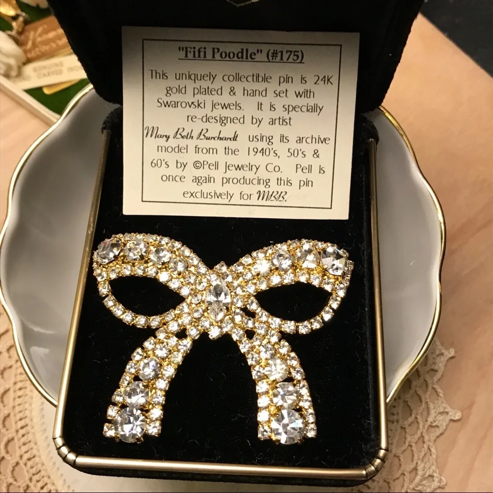 1940s-1960s BOW 24k gold plated rhinestone brooch
